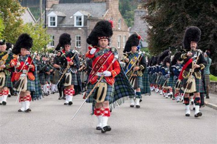 How long are Scottish Easter holidays?
